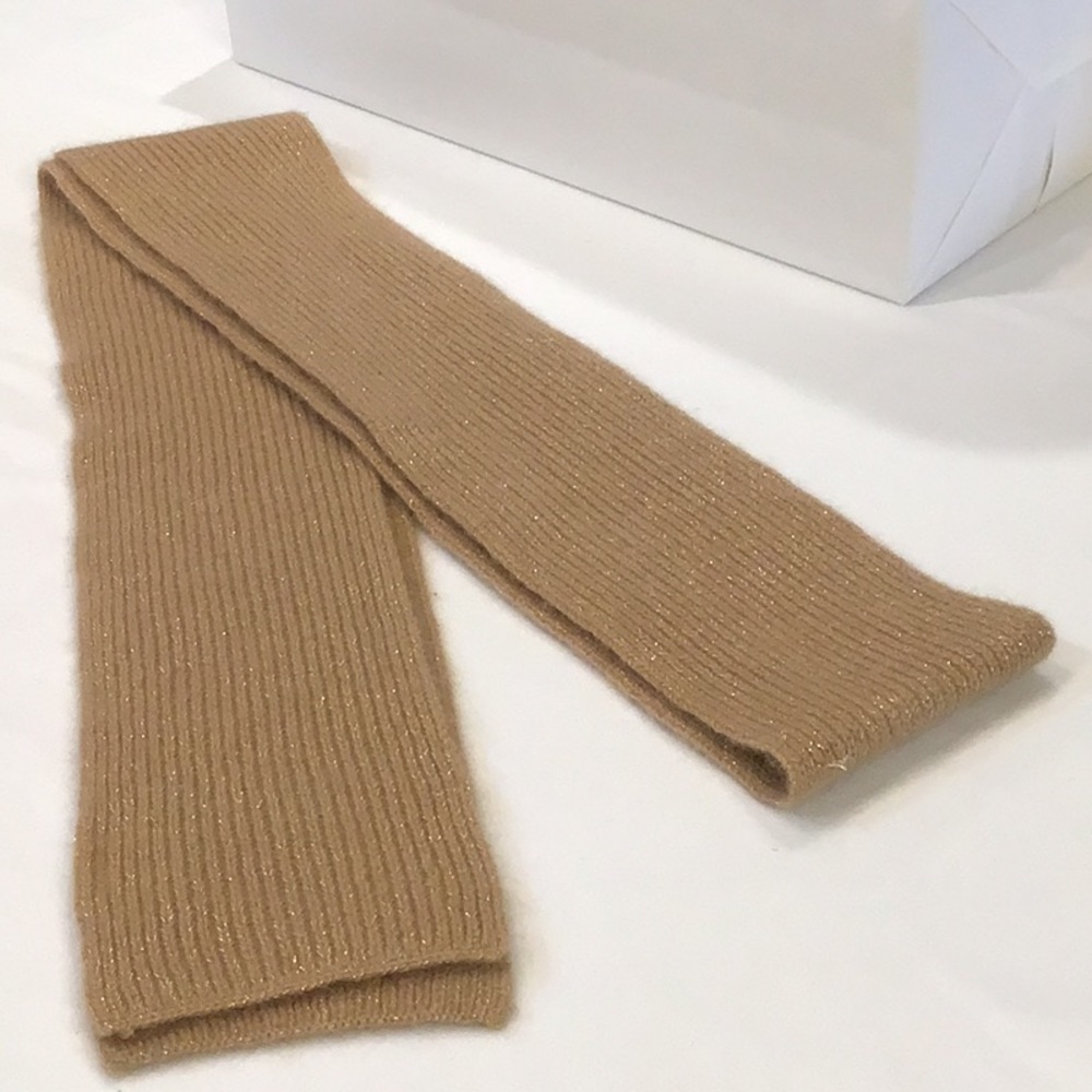 Long Cashmere scarf with small golden thread woven in